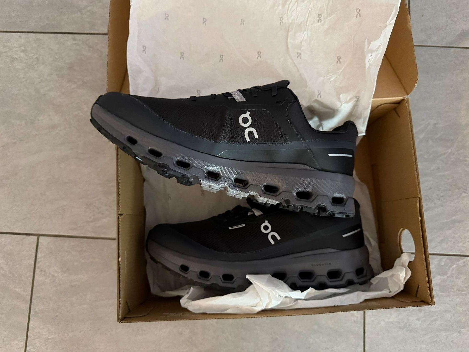 On Scarpe da uomo: On Running M Cloudvista 2 Waterproof - Grösse 43 – Nuovo e nell'imballaggio originale da Bülach venduto da Loredana13