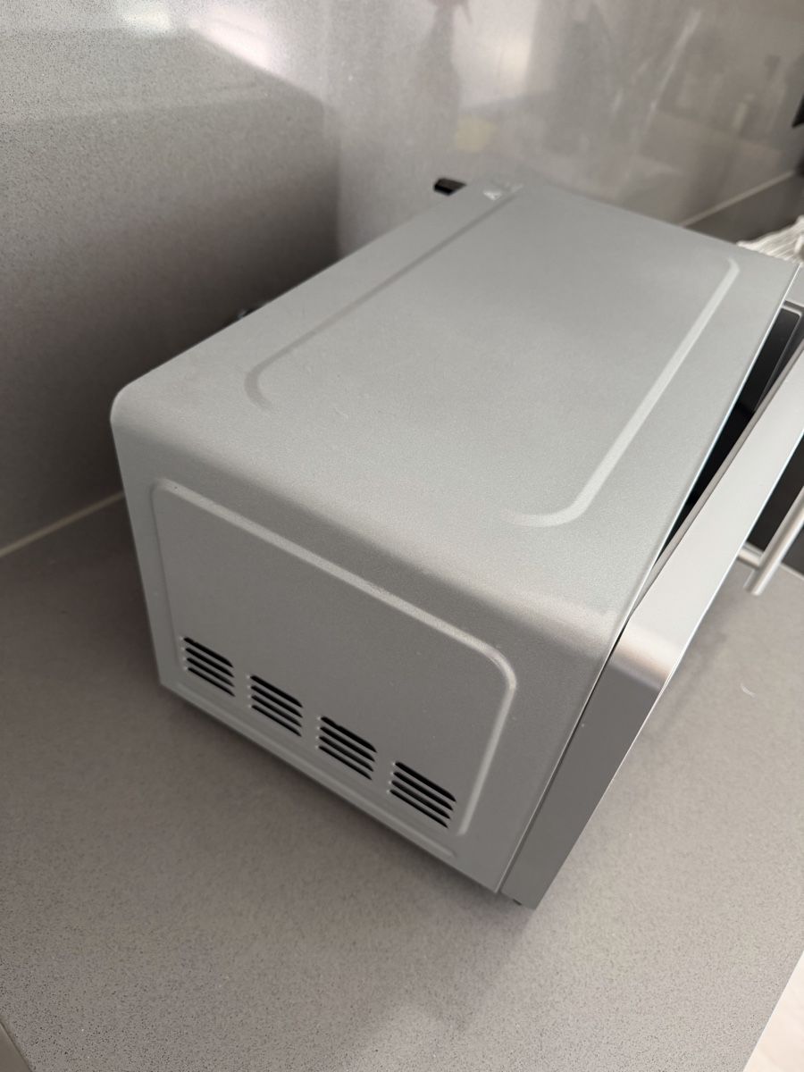 Fours: Microwave Koenig 20l – D'occasion à Zug par vla_jw2y 1