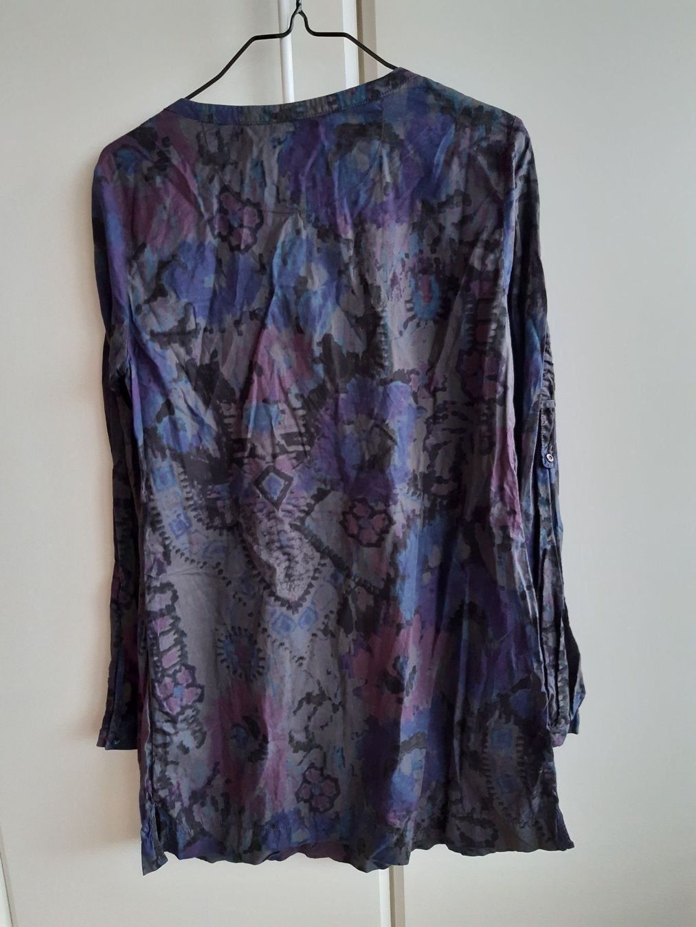 Top: ONE STEP - Tunique bleu nuit à motifs – Usato da Cressier - NE venduto da bloomydays 3