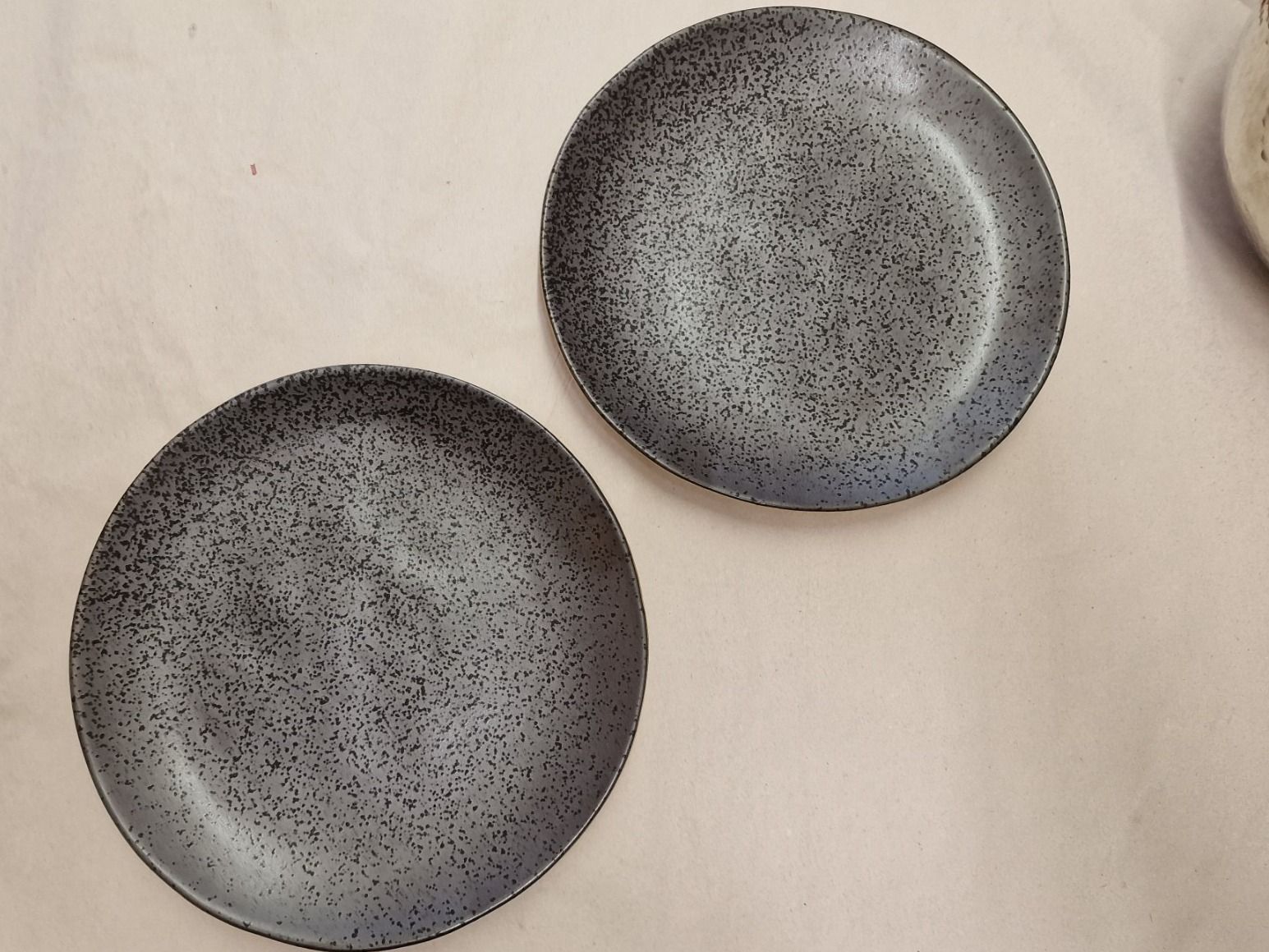 Piatti: Dessert Teller Set Schwarz / Gold (2 Teller) – Nuovo e nell'imballaggio originale da Schaffhausen venduto da AtelierPudesco