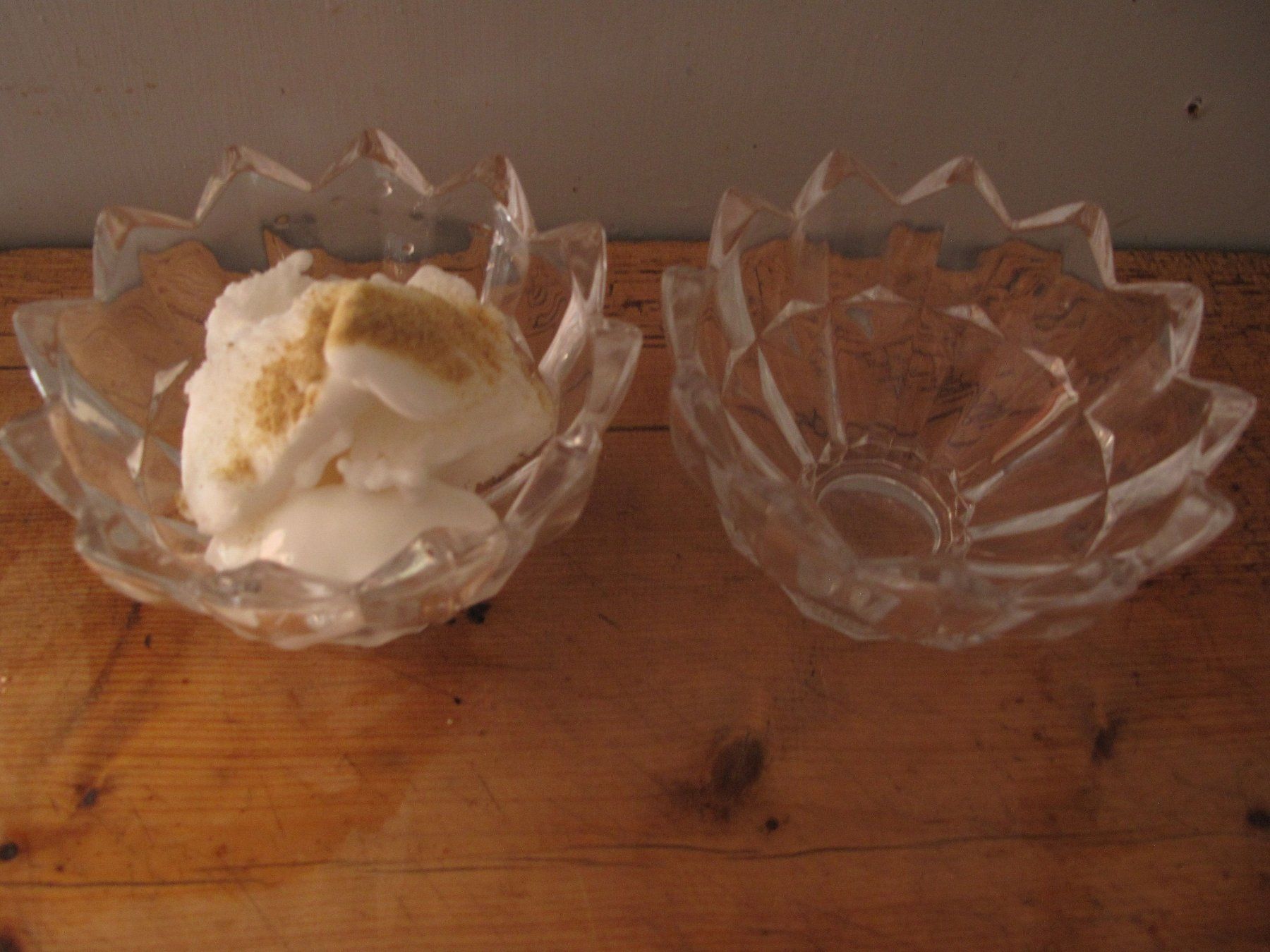 Geschirrsets: Two Cups for Icecream – Gebraucht aus glarus von Engel_888