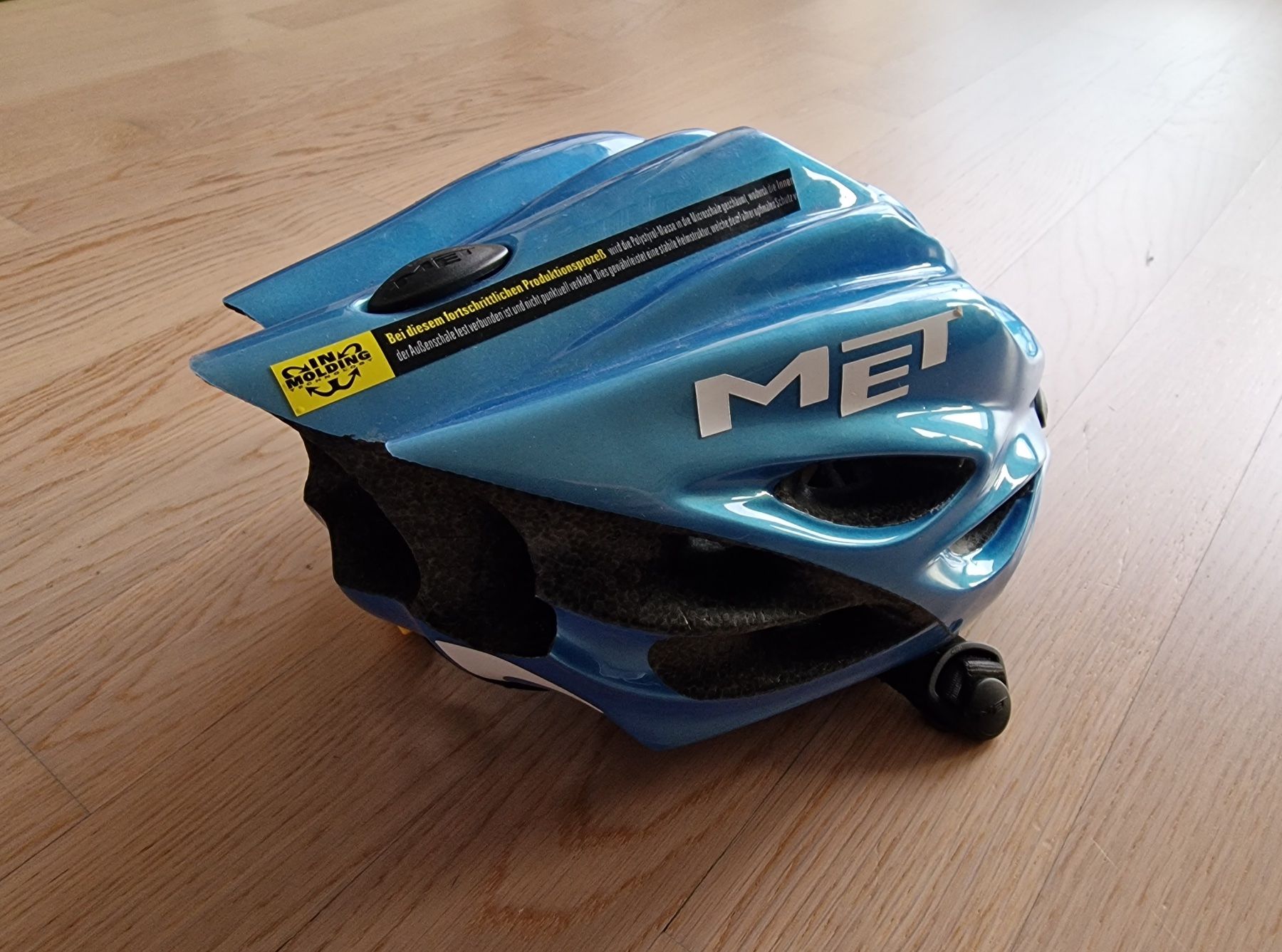 Helme: MET Velo Helm - guter Zustand! – Gebraucht aus Birsfelden von Dealgoenner24 7