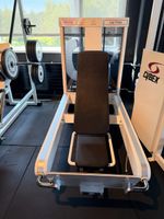 Fitnessgerät DAVID 210 Leg Press für Fitnessstudio