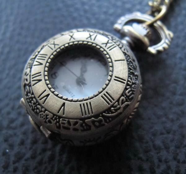 Uhren: Steampunk Umhänge-Uhr Roman III – Neu (gemäss Beschreibung) aus Schwanden GL von UHRKNALL 1
