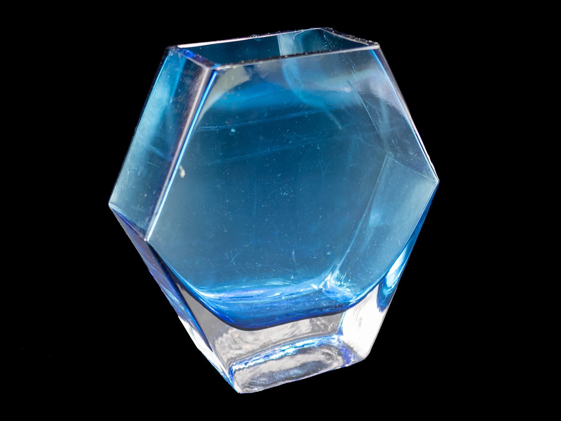 Vasi & Recipienti: Blaue Kunstglas Vase – Usato da Romanshorn venduto da Restwert_Romanshorn