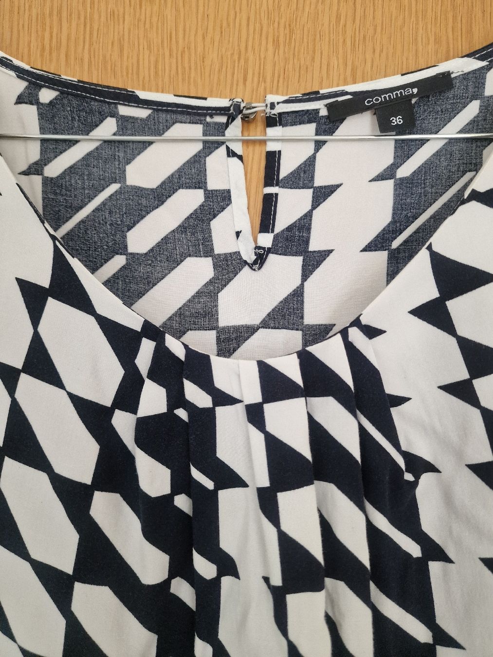 Comma Tops: Comma Top – D'occasion à Lausen par Joli-80 1