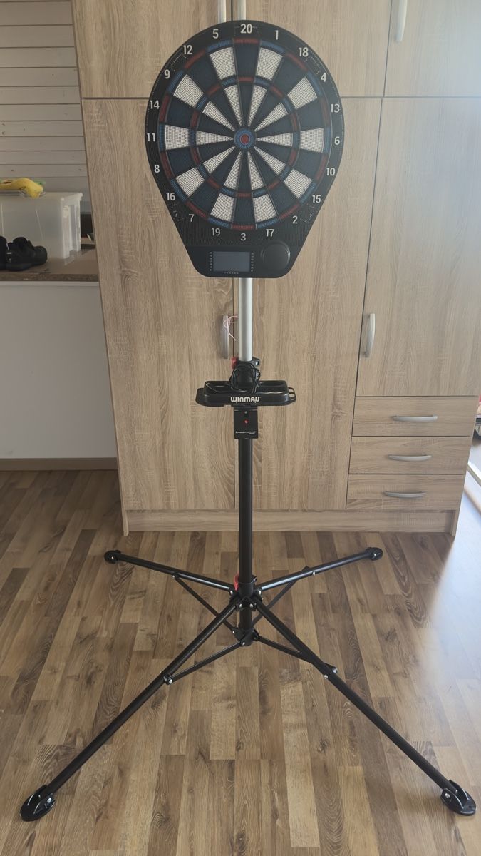 Winmau Tiro con l'arco: Winmau Ständer Extreme 2 mit Laser und Dartscheibe – Nuovo (secondo la descrizione) da Muri AG venduto da Domenicob1