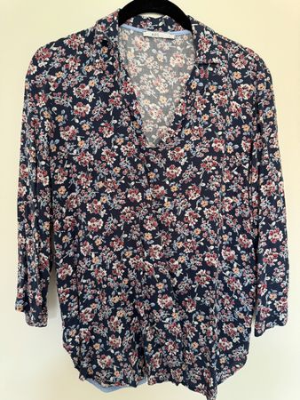 EDC Bluse mit Blumenmuster, Grösse S, ab 1.-!