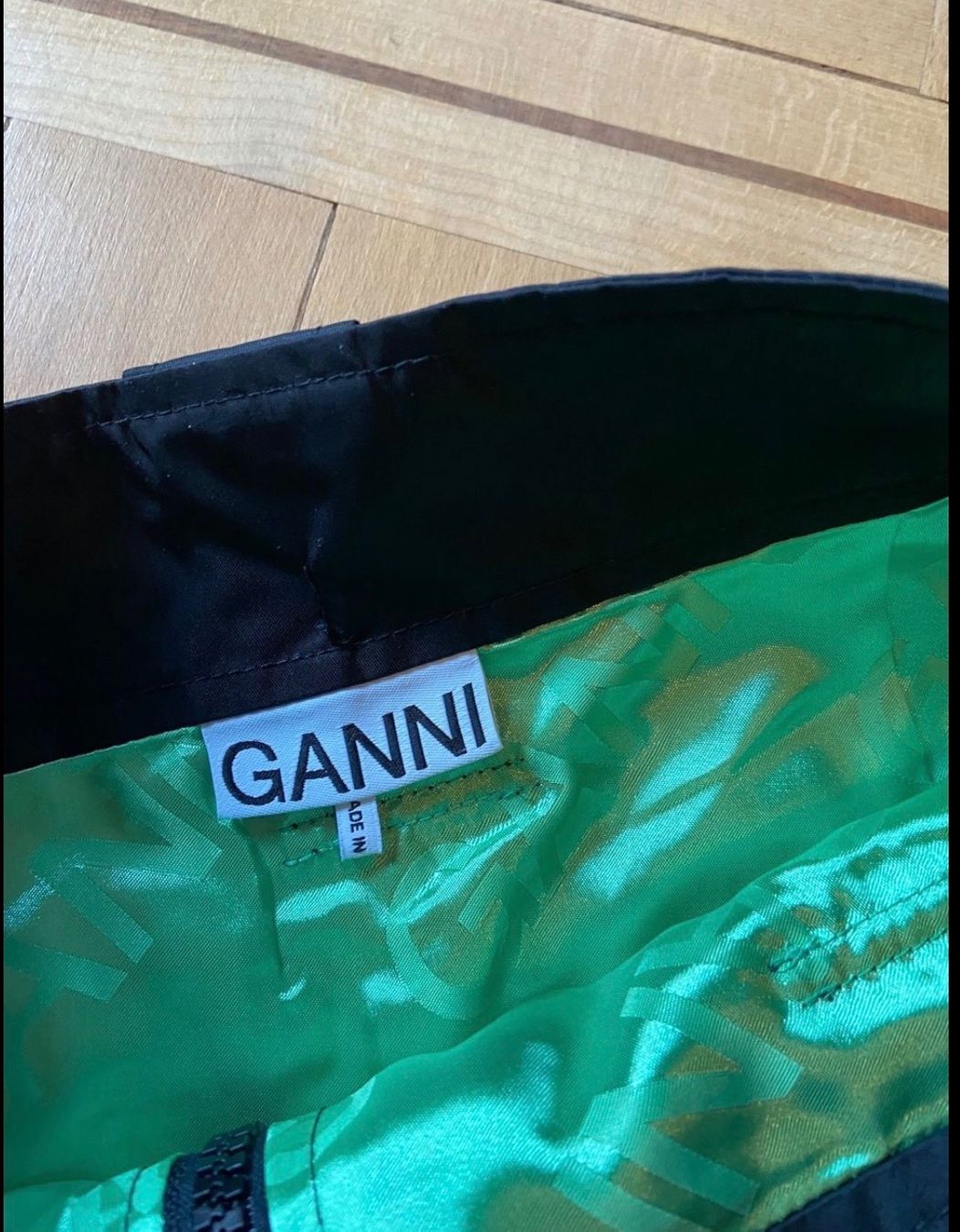 Ganni Röcke: GANNI Recycled Nylon Midi Rock 36 – Gebraucht aus Zürich von Sale_Zu 6