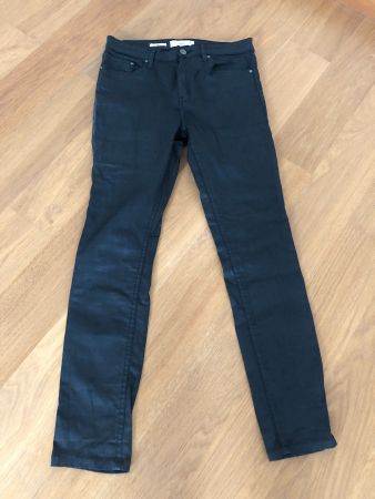 Coole matt-schwarze ISA Jeans von Mango - Top Zustand