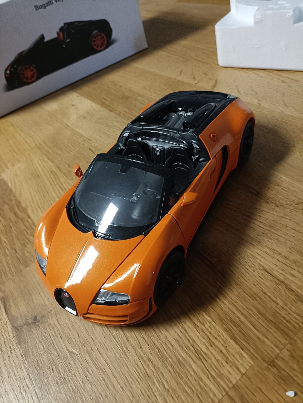Bugatti Modellini d'auto: Bugatti Veyron grand sport 1/18  – Nuovo (secondo la descrizione) da Collombey venduto da Jjomini89 2