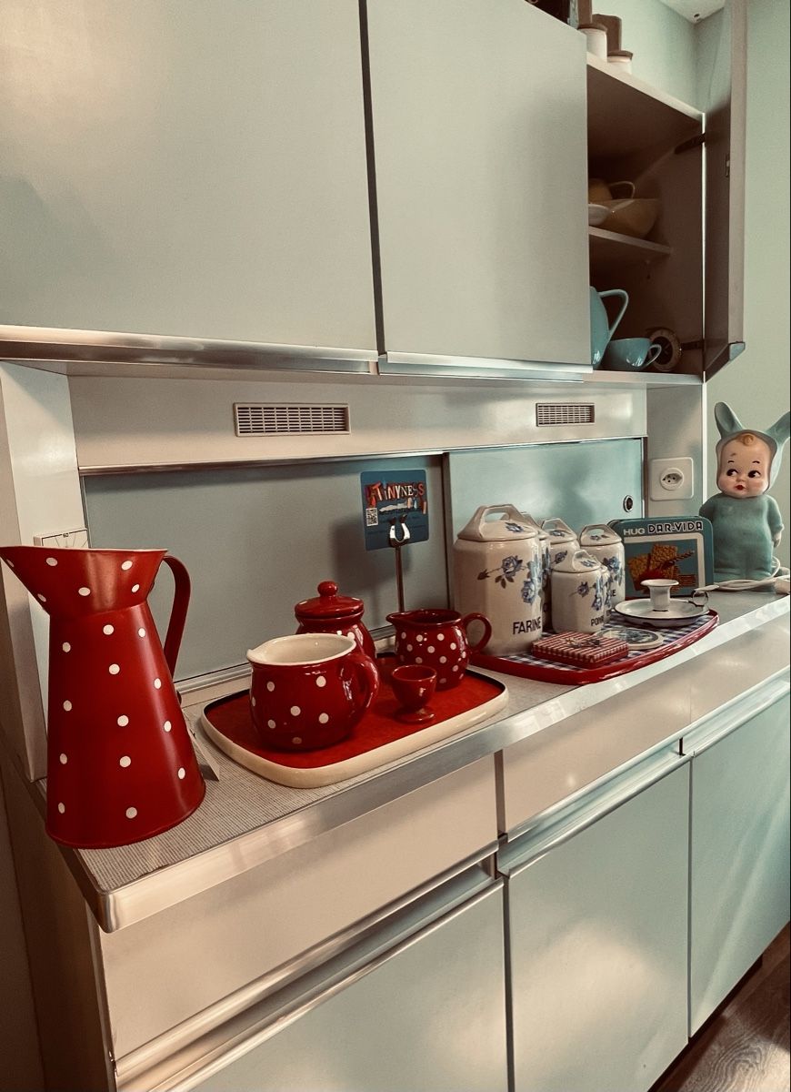 Credenze: Küchenbuffet Vintage hellblau 1950ies  – Usato da Merligen venduto da aebi57 6