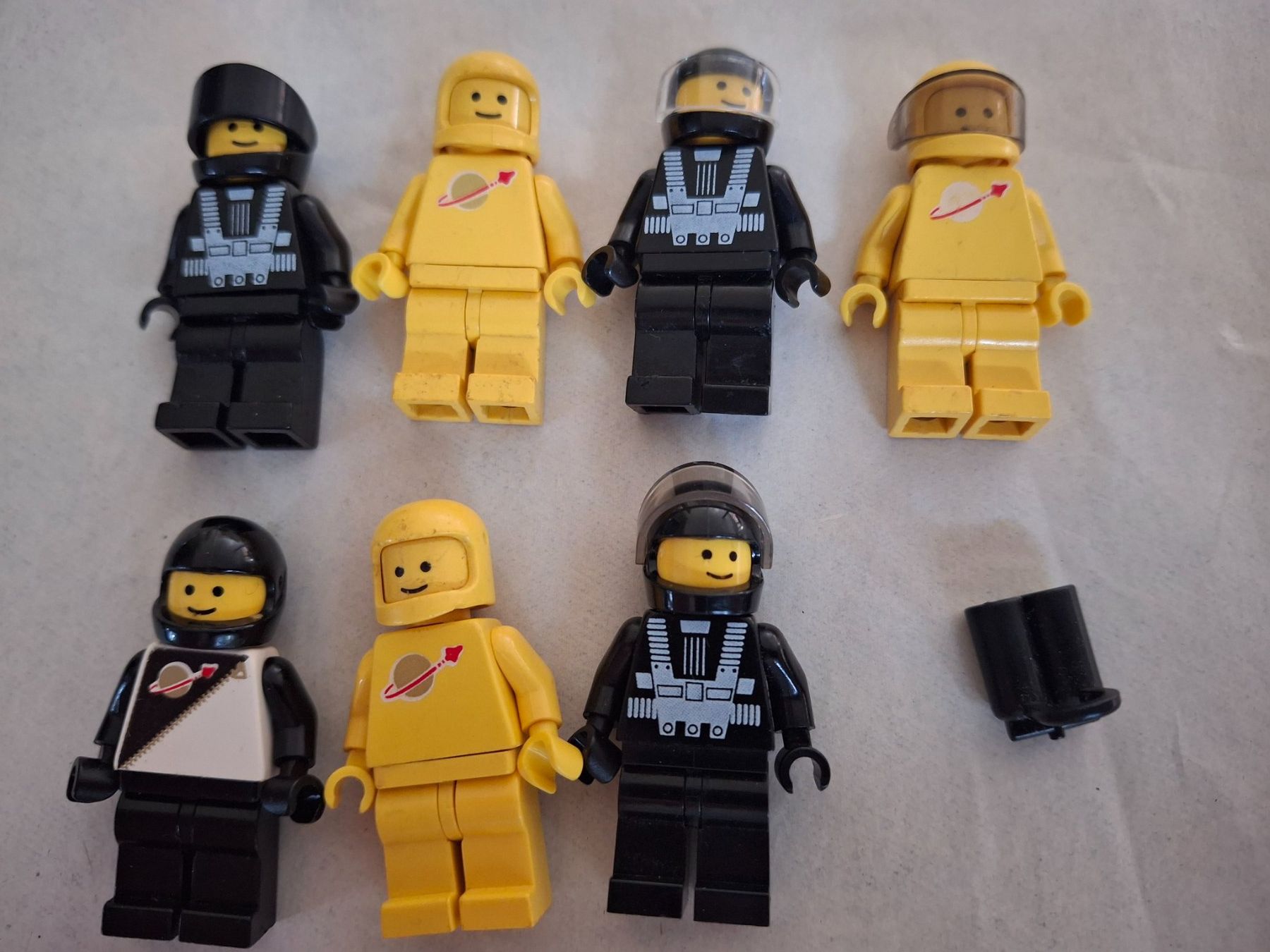 Lego Jouets: 7 lego space blacktron police Figuren – D'occasion à Kölliken par art-deko