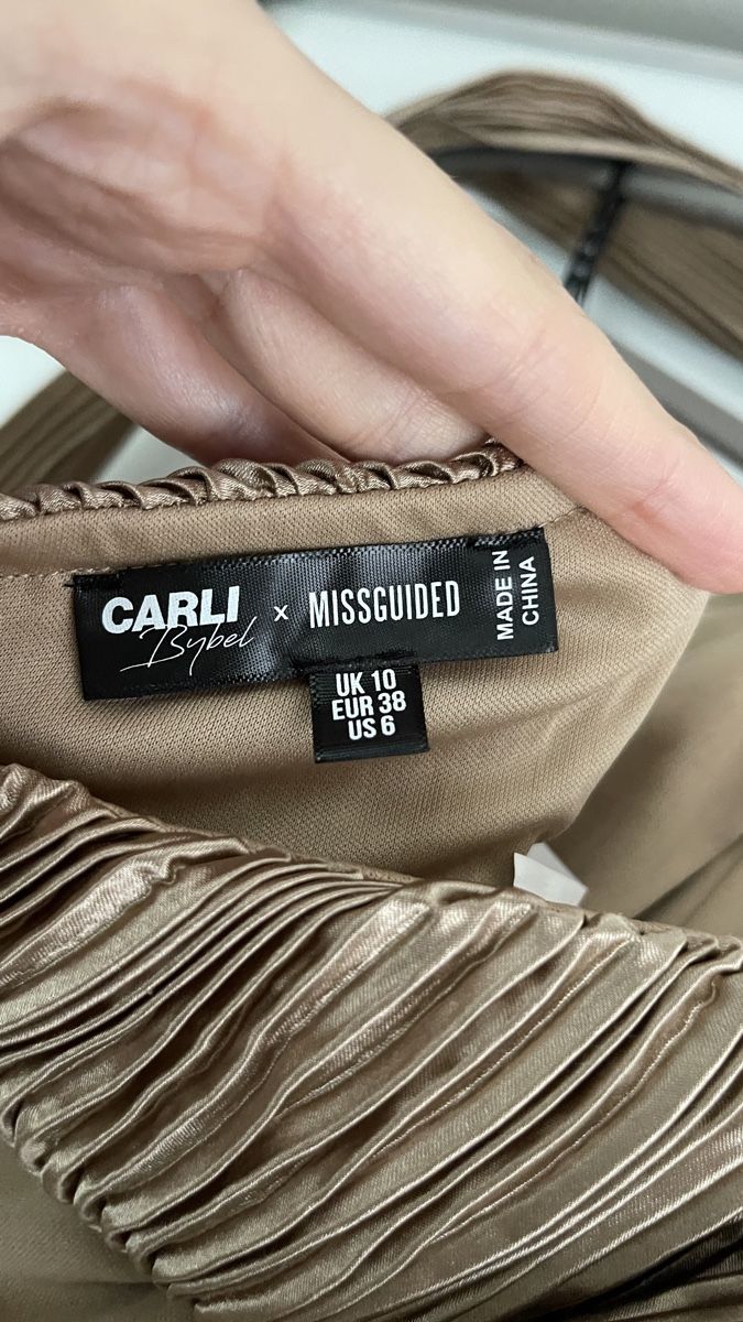Top: Missguided Halter Neck Croptop – Nuovo e nell'imballaggio originale da Lausen venduto da sim_hgp6 5