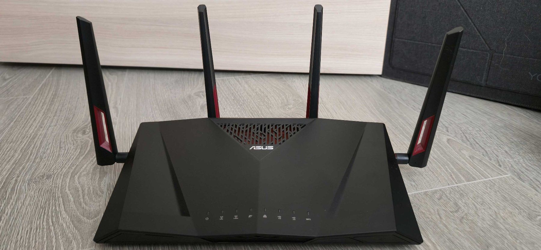Asus Modems & Router: Asus Router RT-AC88U – Gebraucht aus La Chaux-de-Fonds von Jeanwi