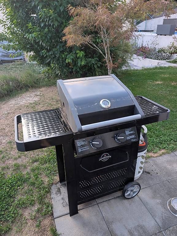 Griglie: Gasgrill zu verschenken – Usato da Hüttwilen venduto da frolens123