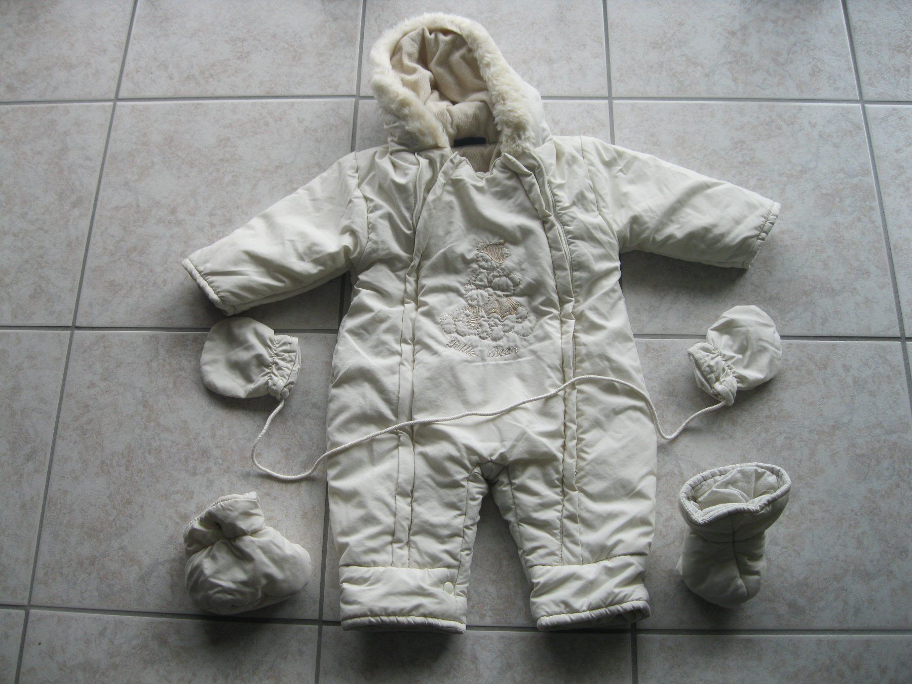 Kleiderpakete & -sets: Combinaison "Campus" taille 68 – Gebraucht aus vouvry von -tivoli- 2
