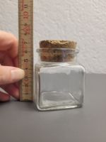 Kleines Glas mit Korkdeckel - perfekt für kleine Schätze