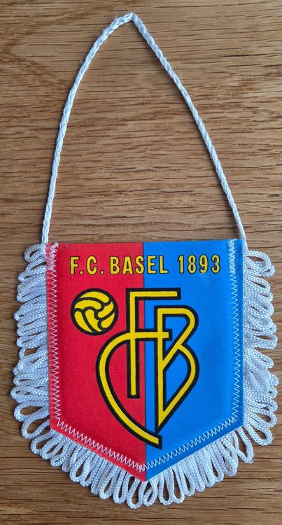 Uralter FC Basel Wimpel. ca. 11 x 10 cm. Rückseite Baselstab (Gebraucht ...