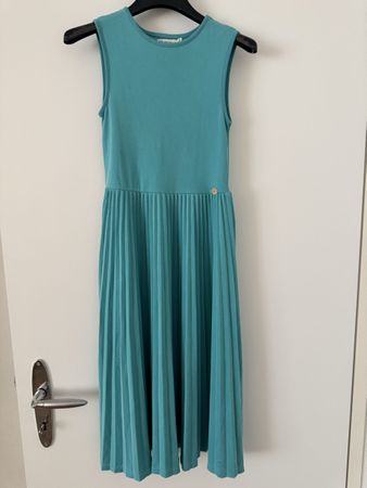 Kleid petrol Grösse 140 Faltenrock guter Zustand