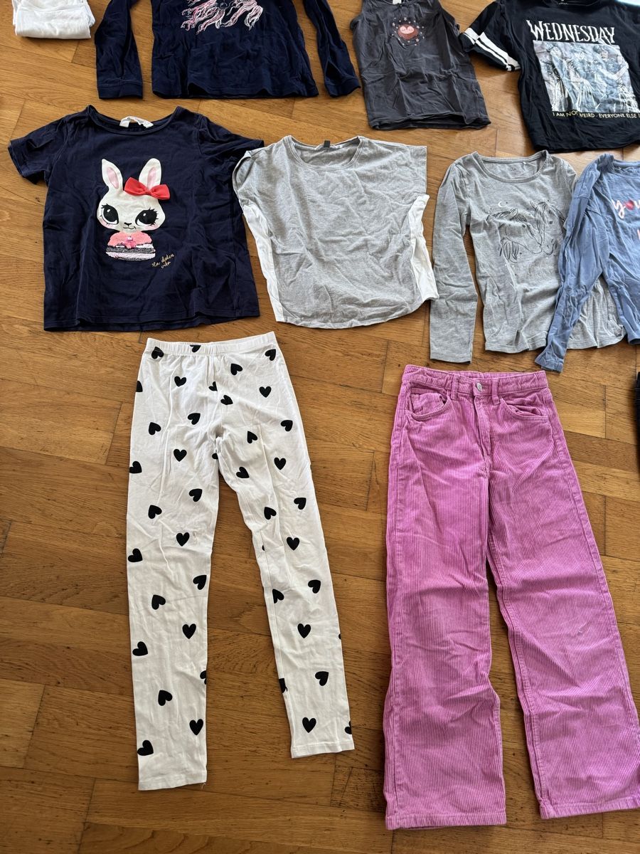 Lotti & Set di vestiti: Kleiderpaket 134 140 – Usato da Dierikon venduto da FraeuleinMaus17 1