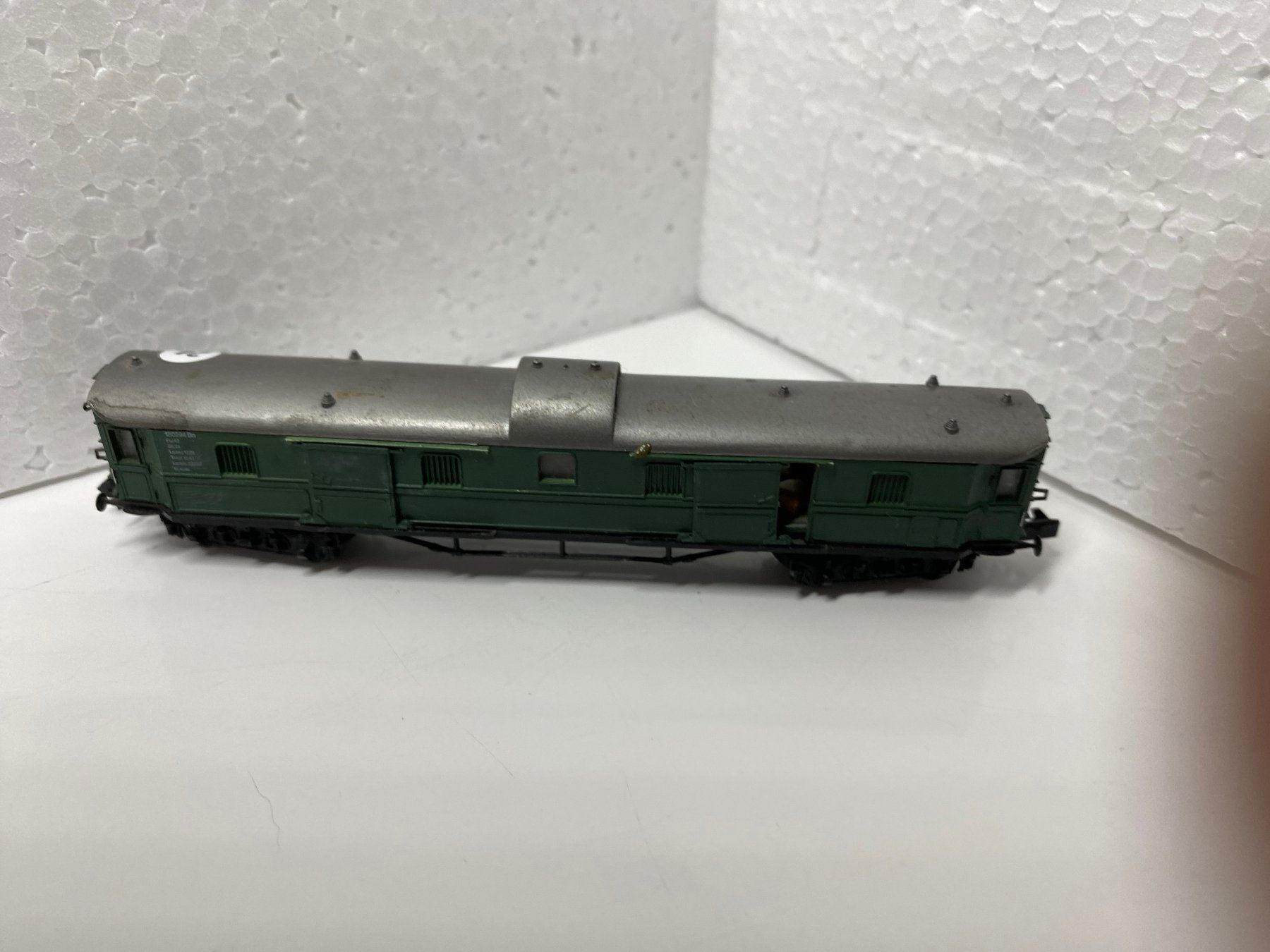 Arnold Modellini di ferrovie: SBB Waggon Spur N Arnold Kratzer Dach 24 – Difettoso da Kerzers venduto da tisyayasuBE 1