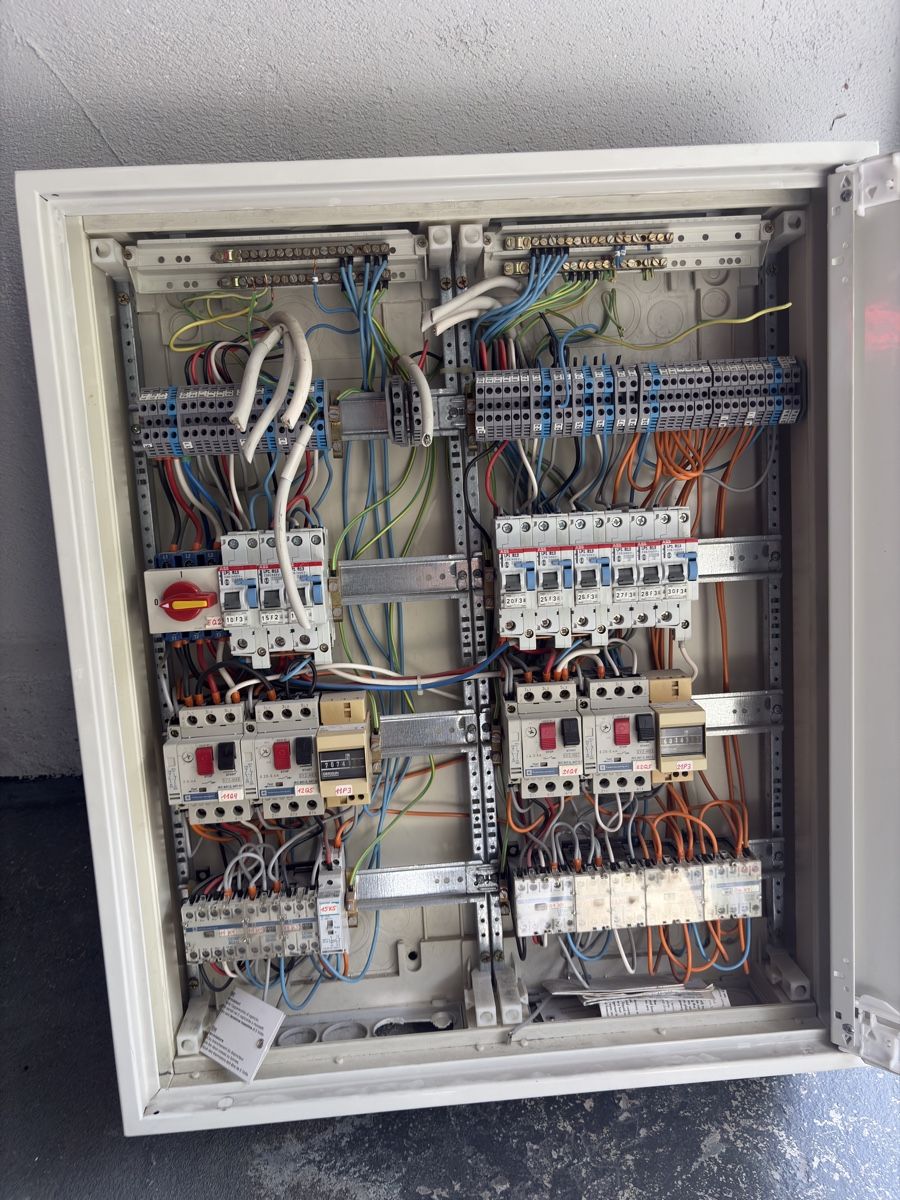 Hager Elektronikbauteile: Schalttafel – Gebraucht aus Bürglen UR von Cardosoluis 1