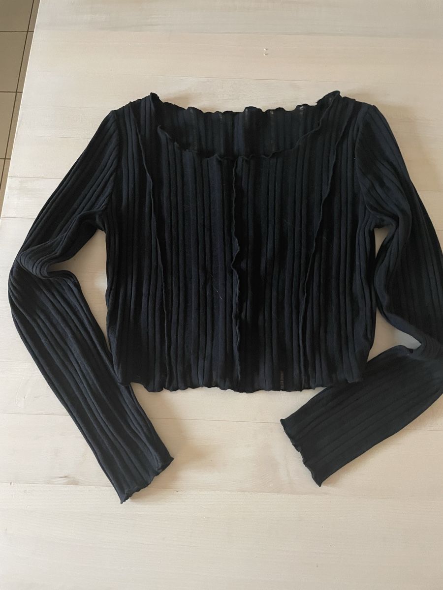 Blusen, T-Shirts & Tops: Schwarzes Langarm-Shirt, gerippt, Grösse S – Neu (gemäss Beschreibung) aus Weiningen ZH von mad_t6dx 3