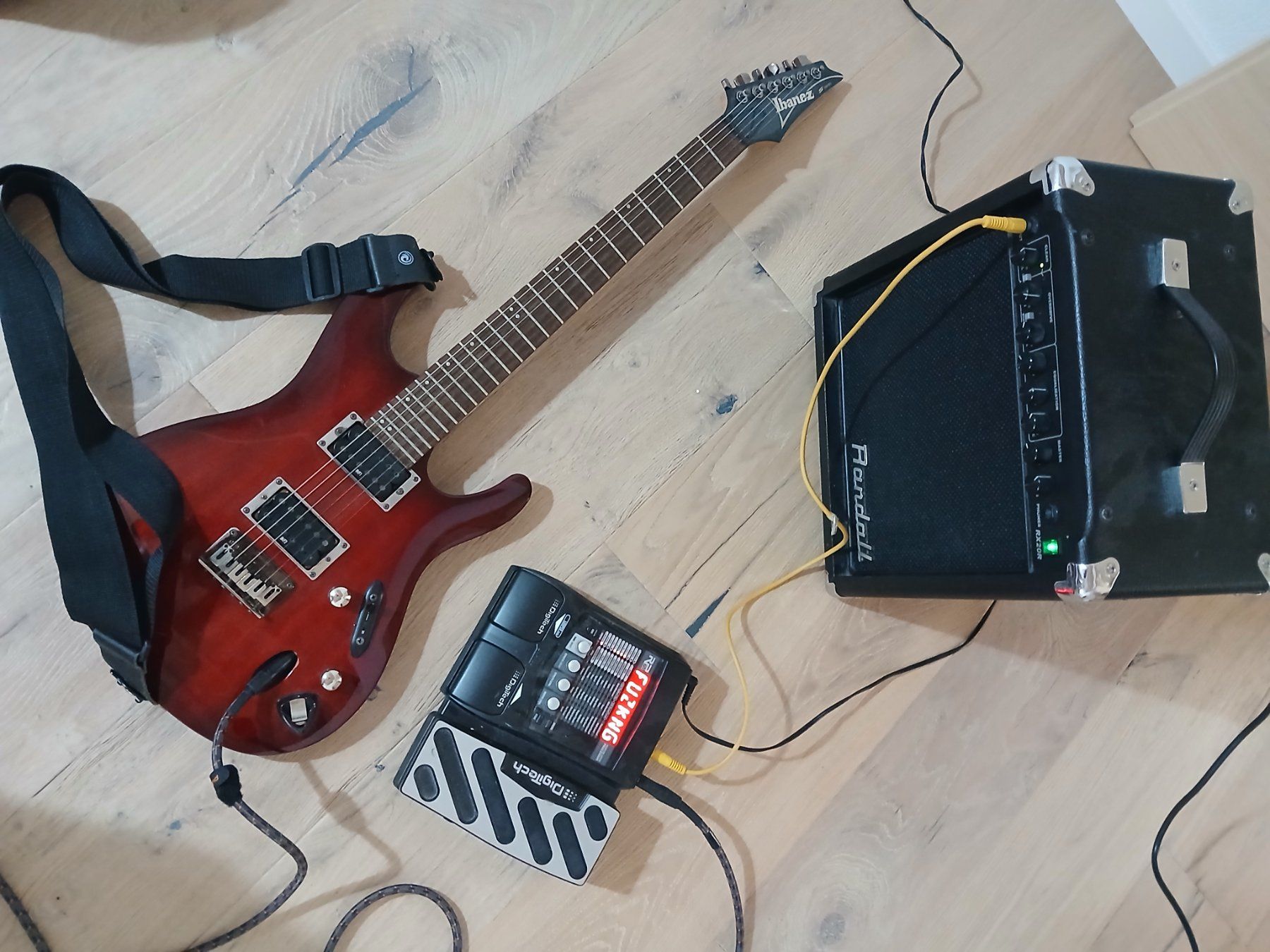 Ibanez Instruments de musique: Guitare Electrique - Set Complet – D'occasion à Grone par Scorpion71