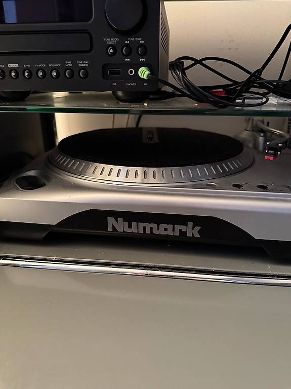 Numark Plattenspieler: Plattenspieler – Gebraucht aus Teufen AR von daniela.si