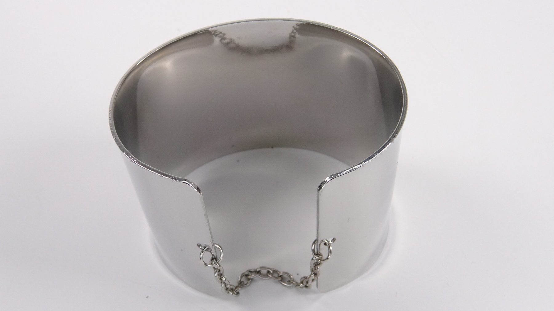 Bracciali & Braccialetti: Restposten: 5 breite silberfarbene Armspangen – Usato da Wetzikon ZH venduto da Bambiskus 3