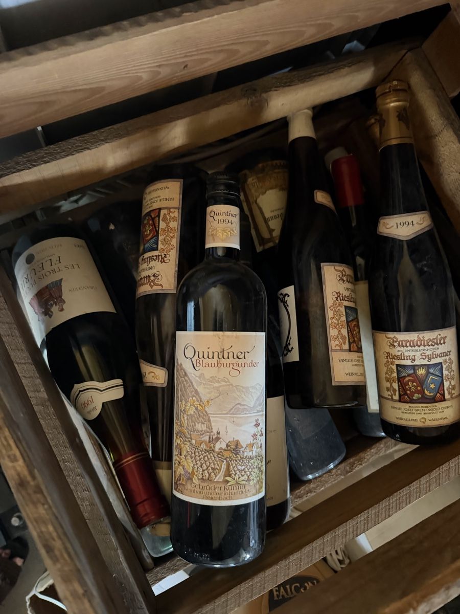 Wein: Weiss/Rotwein Assemblage von ca. 1976-2000 – Neu und originalverpackt aus Birr von PamosAG
