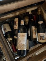 Weiss/Rotwein Assemblage von ca. 1976-2000