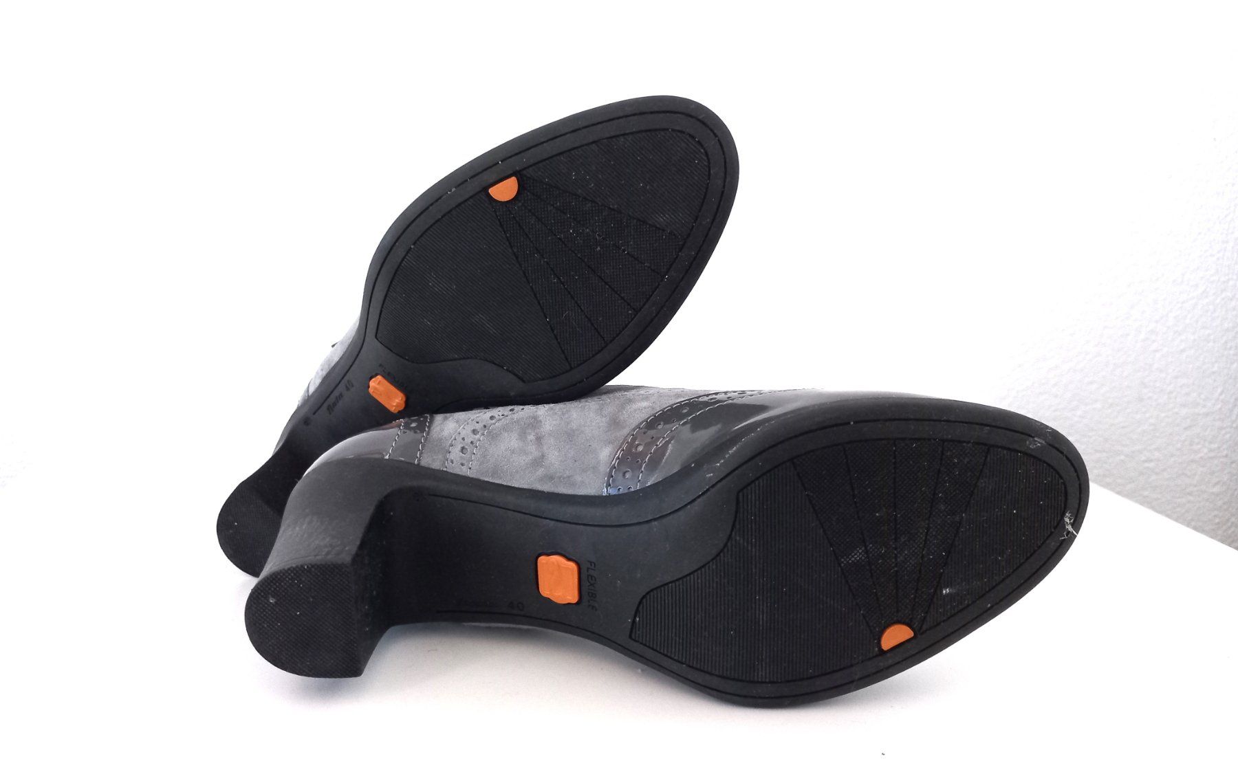 Damenschuhe: Stiefeletten Bata Gr. 40, Leder/Wildleder, neu – Gebraucht aus Bévilard von belkin 5