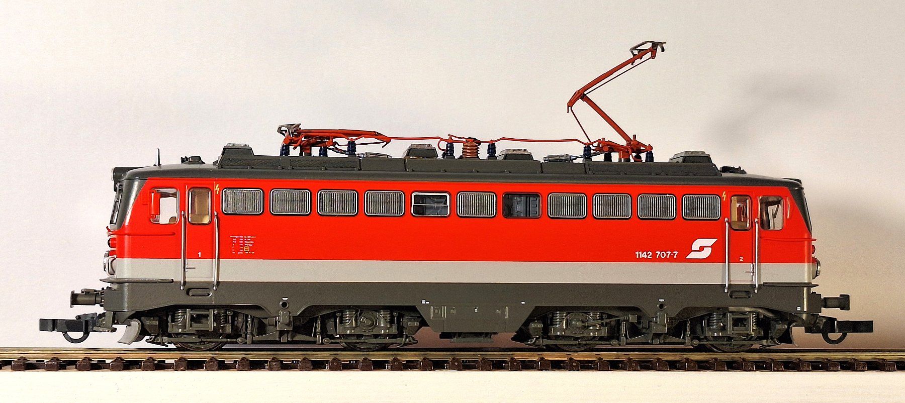 Roco Modellini di ferrovie: ÖBB 1142 mit Modularwagen – Usato da Bern venduto da BahnliebhaberRe420 2