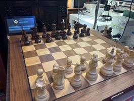Mephisto Millennium Schach computer