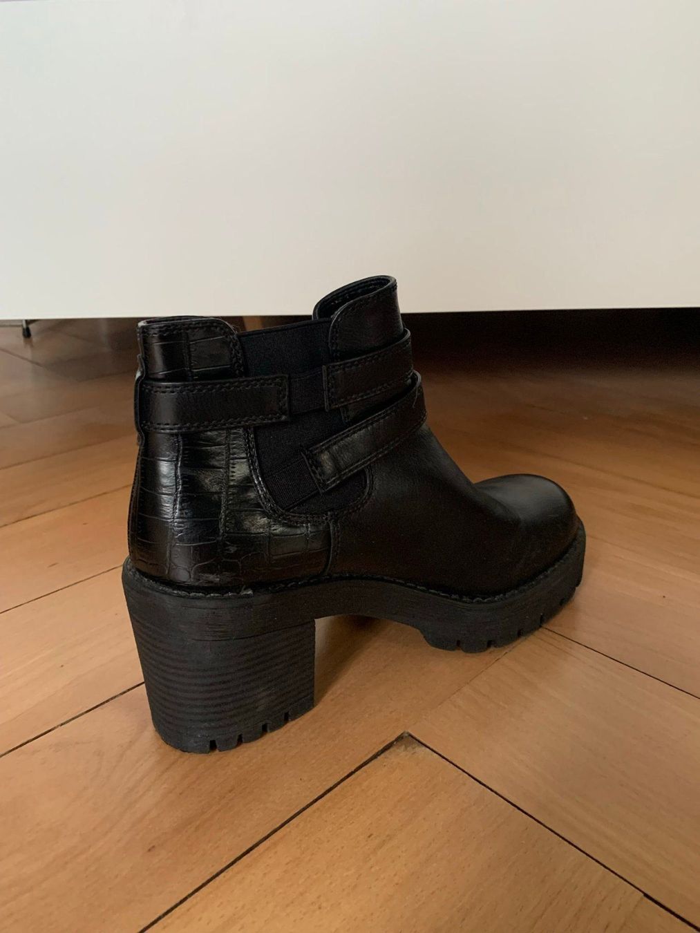 Scarpe da donna: CATWALK - Stiefelette schwarz 38 – Usato da Zürich venduto da Diazaio 2