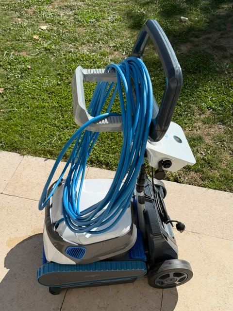 Dolphin Schwimmbad-Zubehör: Robot de piscine – Gebraucht aus Marly von El10 1