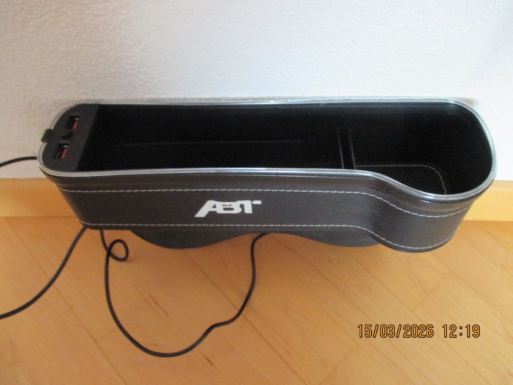Caricabatterie: Autositz Organizer mit USB Ladegerät Audi – Usato da Lichtensteig venduto da Flammi 1
