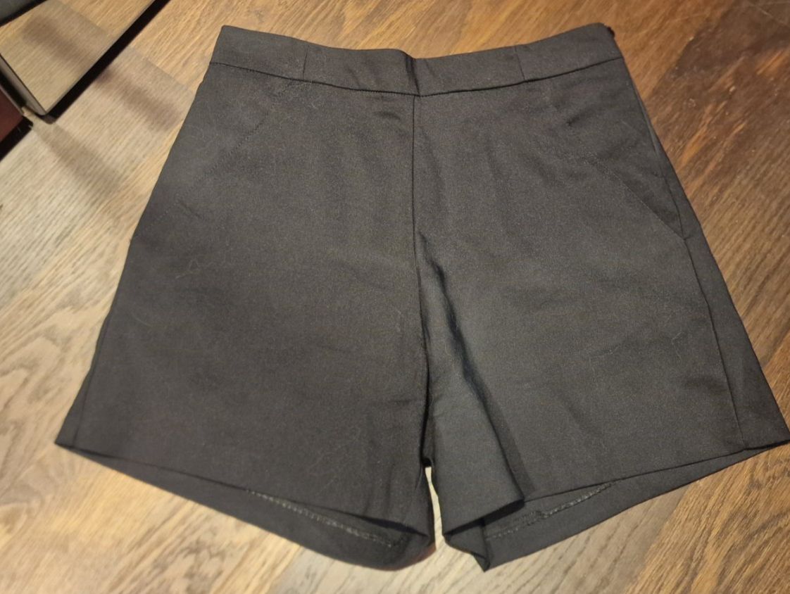 Pantaloni: Shorts, Gr. 36 (Ital. 42) – Usato da Rütihof venduto da tweedy123