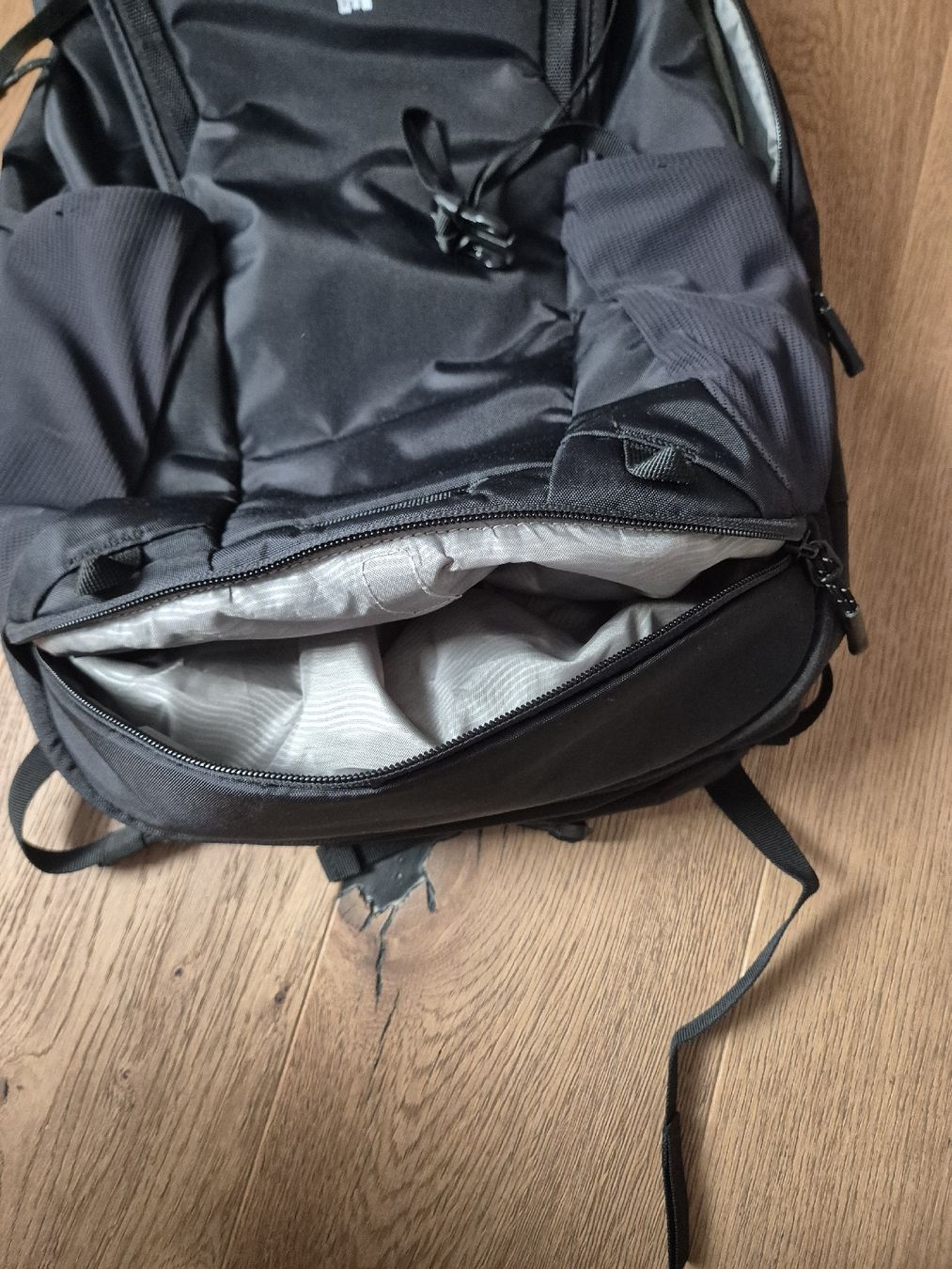 Rucksäcke: thule backpack 26l – Gebraucht aus Ostermundigen von Louhdezd 2