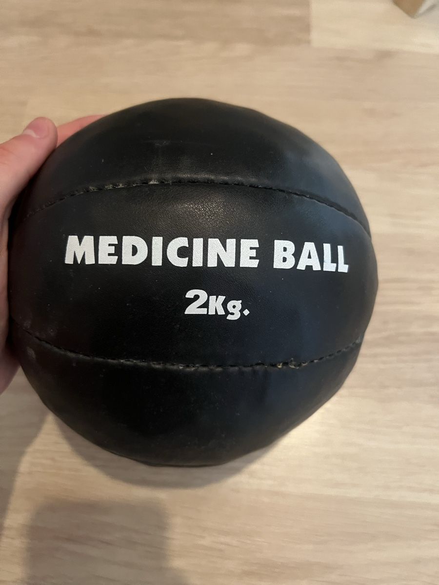 Palloni: medicine ball 2 kg – Usato da Küsnacht ZH venduto da sve_qyj8