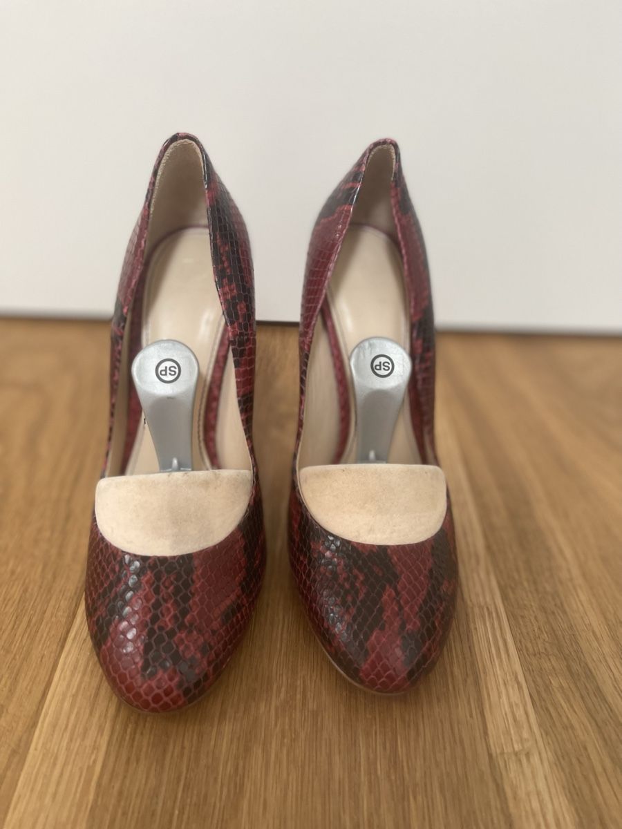 Scarpe da donna: Pumps Schlangenprint Bordeaux-rot Grösse 37  – Nuovo (secondo la descrizione) da Luzern venduto da Cyrill81 1