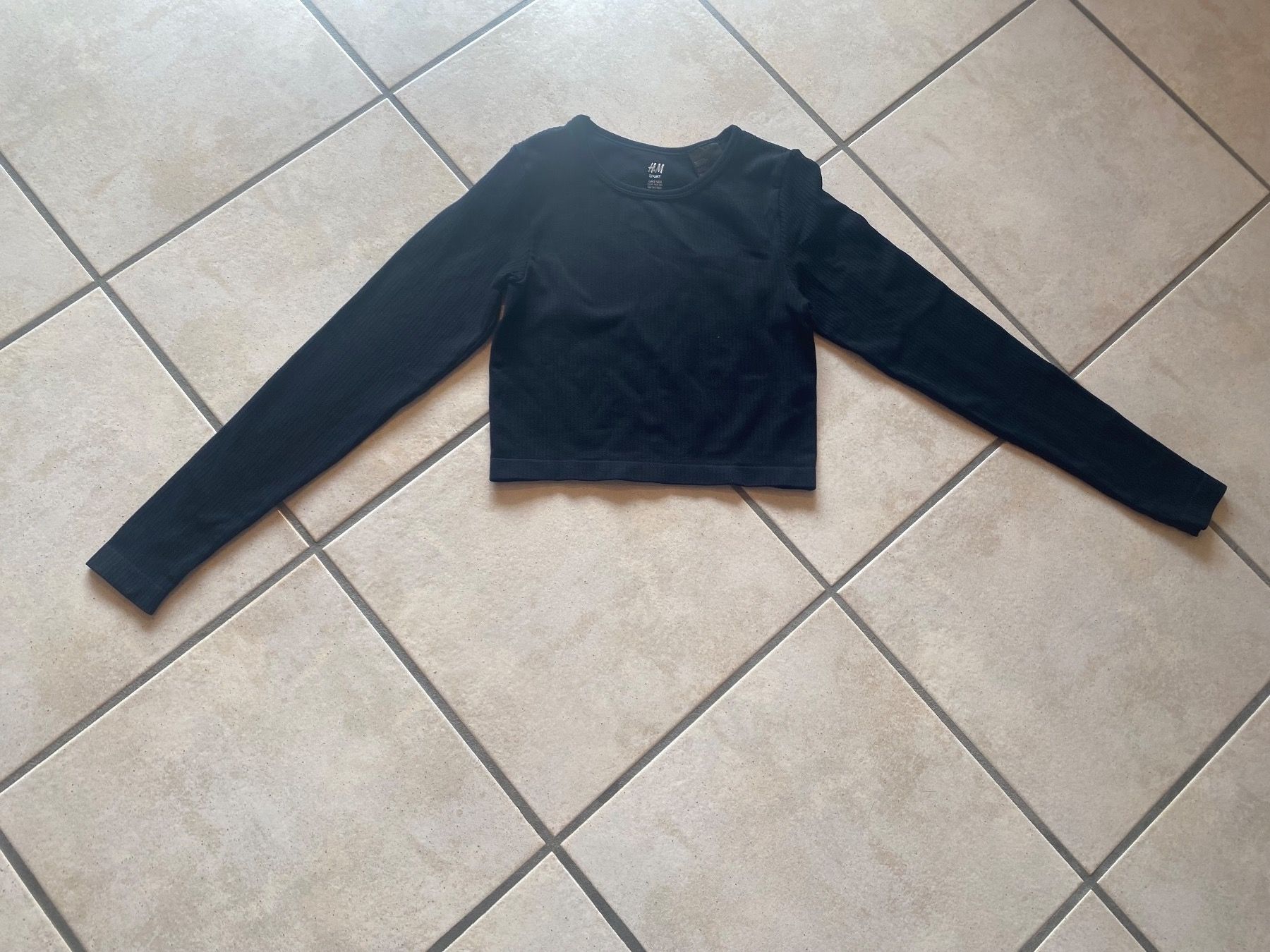 H&M Camicette, T-shirt & Top: Top 164 H&M Sport mit laenge Aermel – Usato da Orpund venduto da Mary8972 1