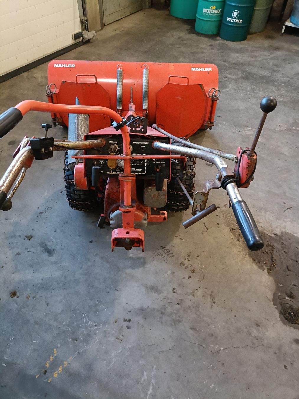 Schneeräumung: Motormäher mit Schneepflug – Gebraucht aus Wangen von Bauer42 1