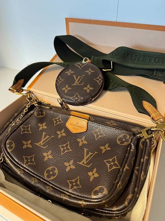 Louis Vuitton Borse da donna: Louis Vuitton Multi Pochette – Usato da Oberaach venduto da lar_xg85