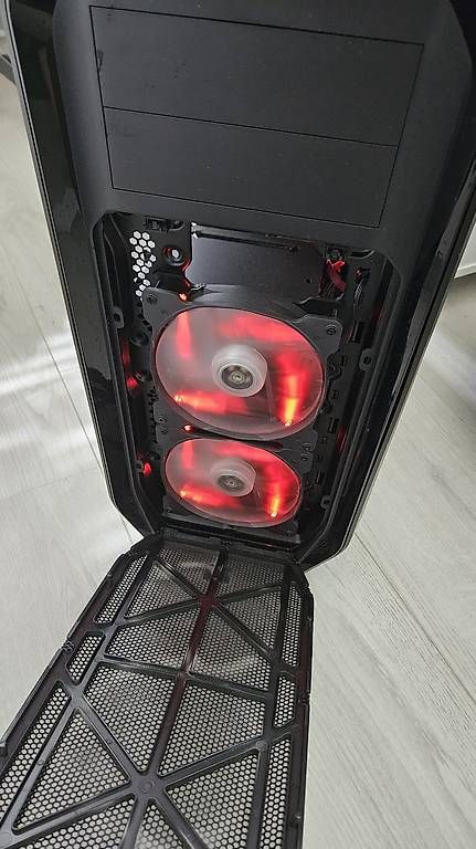 PCs: Desktop-PC zu verkaufen – D'occasion à Birrhard par Burkrom