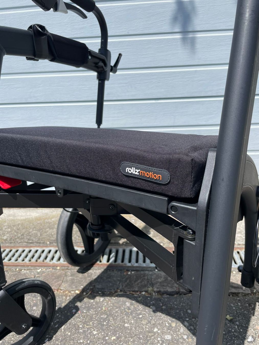 Ausili per la deambulazione: Rollator Rollz Motion schwarz, neu – Nuovo (secondo la descrizione) da Dättwil AG venduto da jil_qh7r 1
