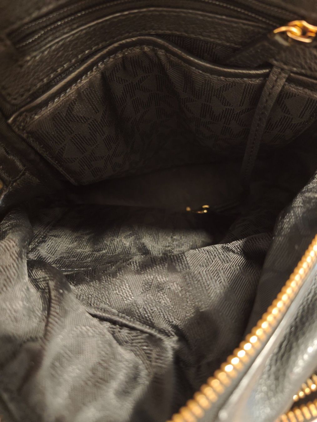 Michael Kors Zaini: Michael Kors Rucksack Schwarz, Top Zustand – Usato da Gunzgen venduto da 0Aurin0 4
