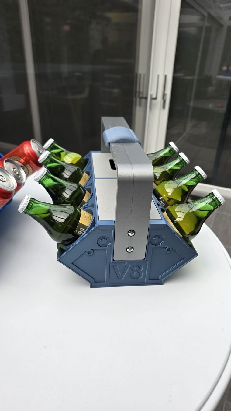 Toutes les décorations: Getraenkehalter V8 Design fuer 8 Dosen oder Flaschen – Neuf (Voir description) à Winznau par banditgsf 2